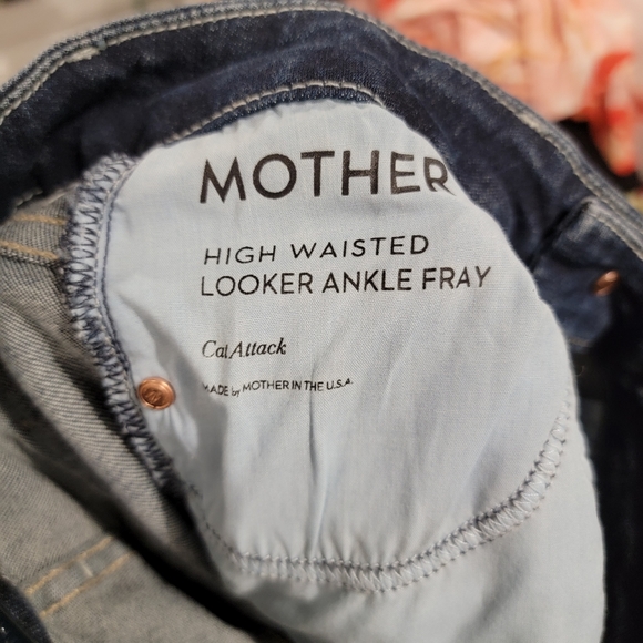 MOTHER High Waisted Looker Ankle Fray Cat Attack Jeans 24 - Picture 9 of 12
